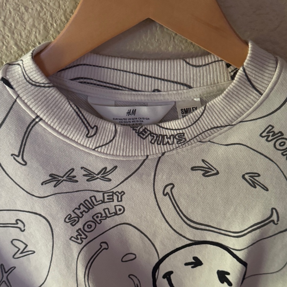 H&M Cream Smiley World Girls Crop Top Sweater - Picture 4 of 12